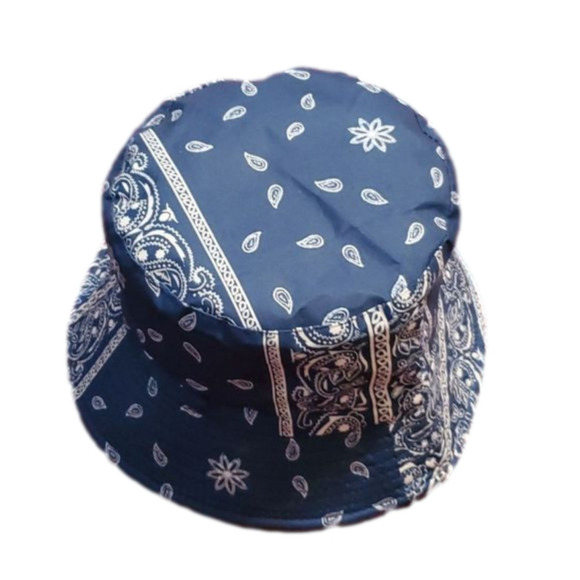 David & Young Other - Super Cute! NWOT David and Young Women's Paisley Bucket Hat